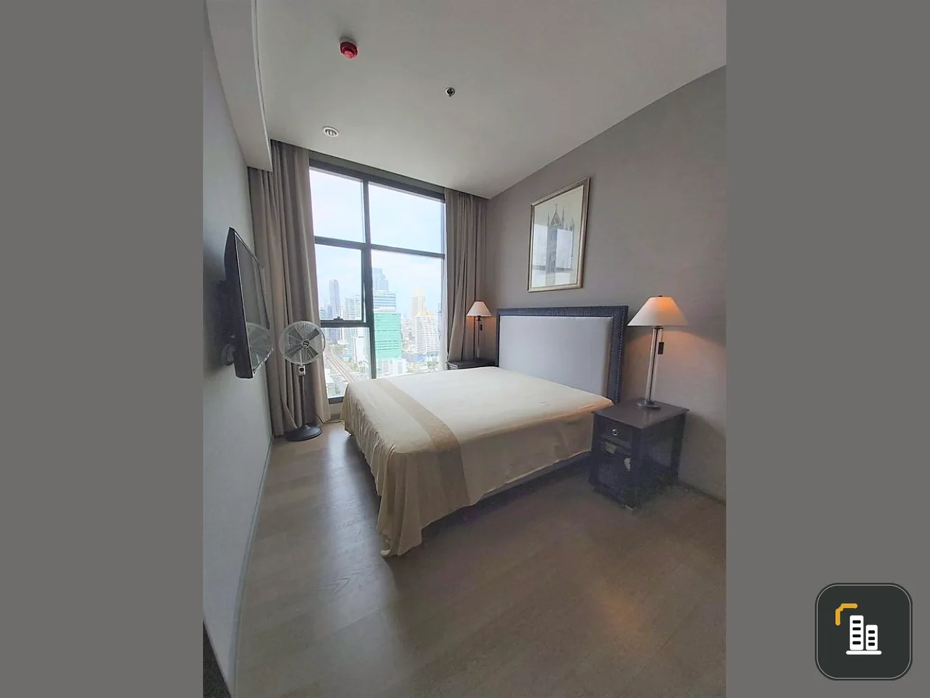 Condo for sale, The Diplomat Sathorn, beautiful room, warm tones, high floor, view of the MahaNakhon building With a great price, don't miss it.