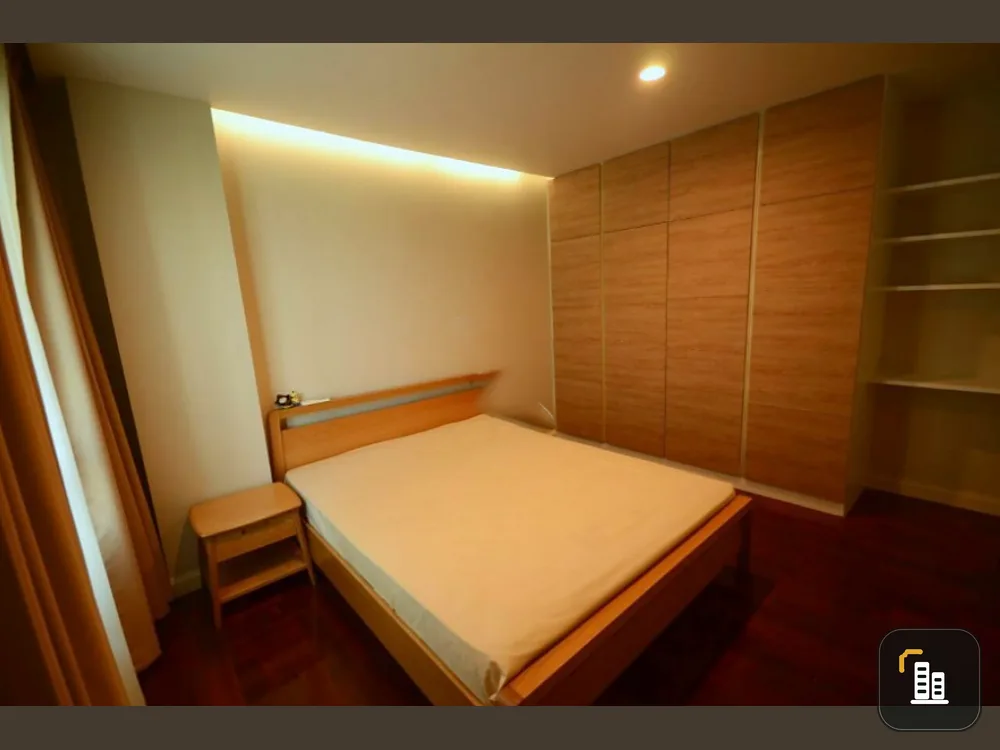 Condo for rent 49 Plus, beautiful room, very spacious, near BTS, good location, convenient to travel, hurry and book now!