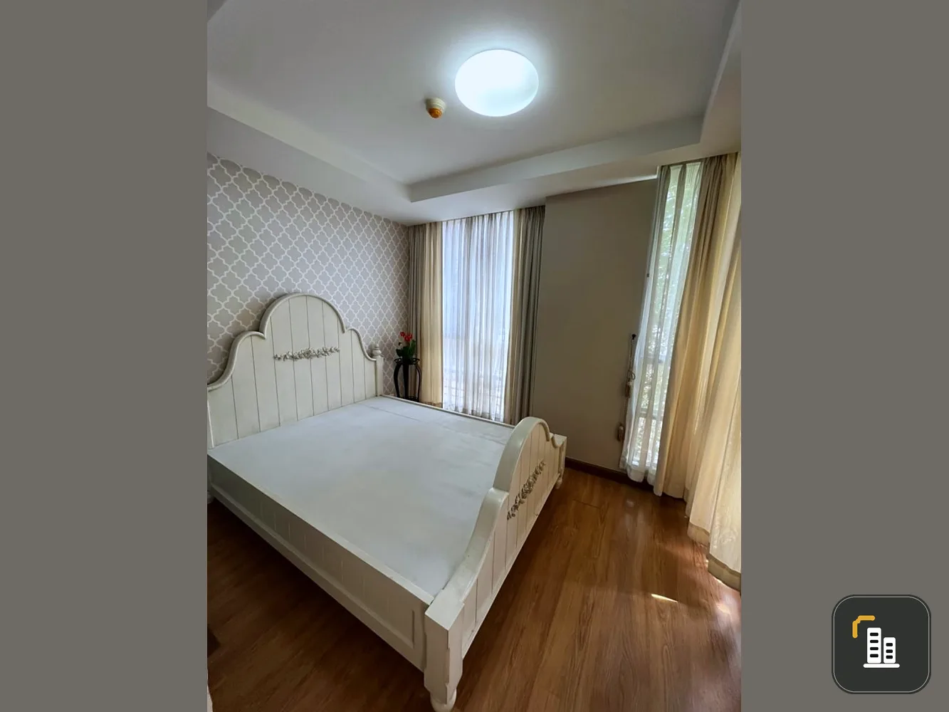 Selling The Kris Express 2 (Ratchada 19), newly decorated room, vintage style, warm look, tree view, book quickly.