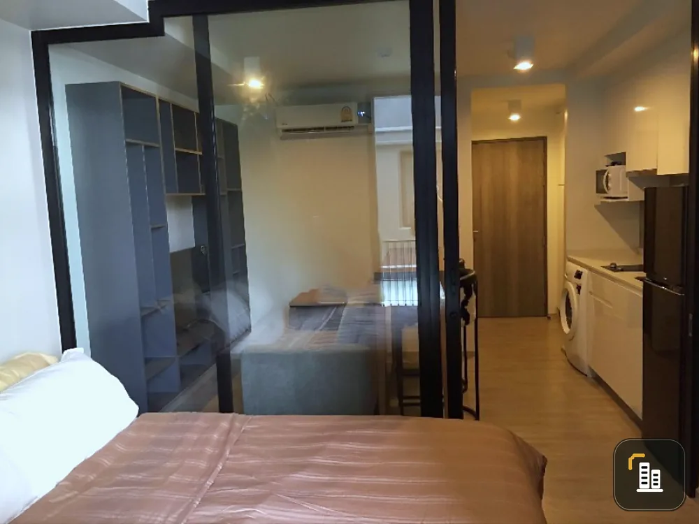 Condo for rent Maestro 02 Ruamrudee, beautiful room, good location, near BTS, convenient transportation, ready to move in, don't wait!
