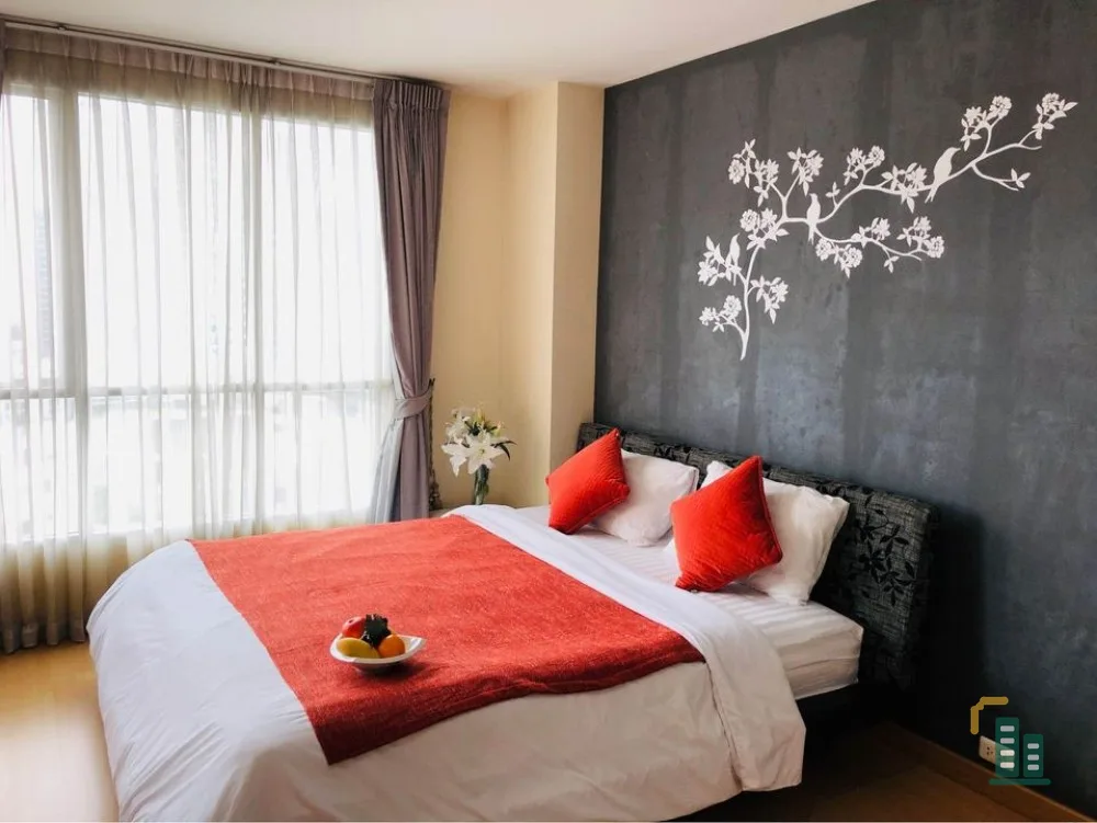Sale/Rent Condo Life @ Sukhumvit 65, ready to move in. Put on the wallpaper. Bang bang. There is a tub to soak in the water. Book now.
