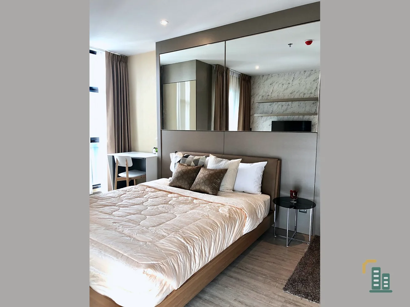 Condo for rent, Rhythm Ekamai, corner room, north, near BTS. Convenient to travel, hurry to reserve!