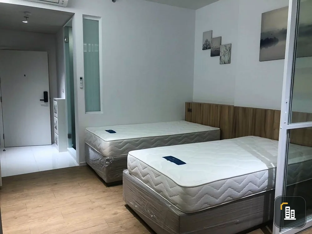 Urgent rent!! Triple Y Residence Condo, 28th floor, beautiful room, fully furnished, ready to move in, don't miss it!!