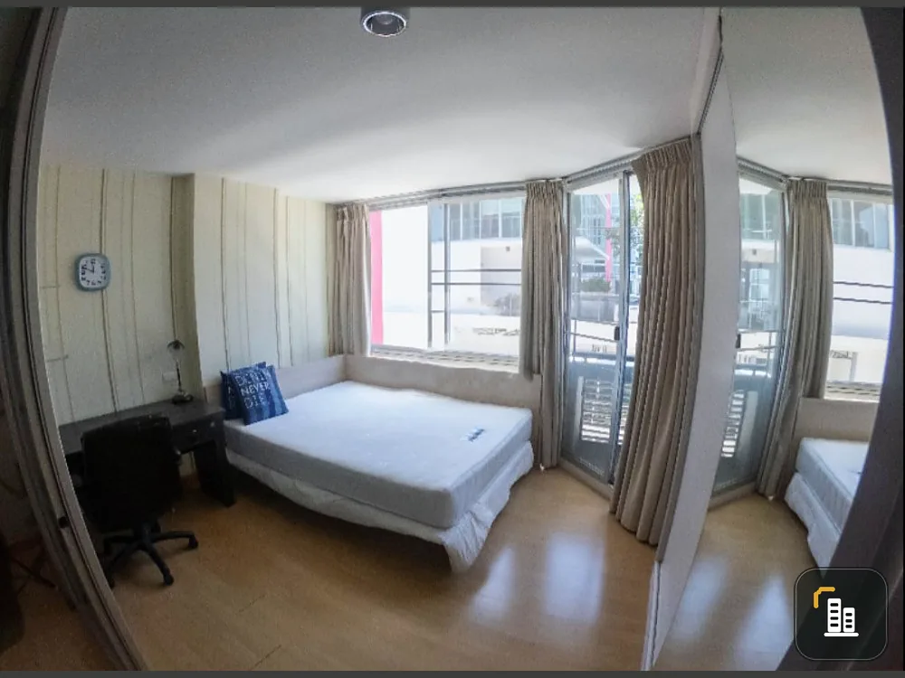 Sell, Swift Condo, ABAC Bangna, balcony facing direction. Pool view The window of the room faces east. Don't miss it!