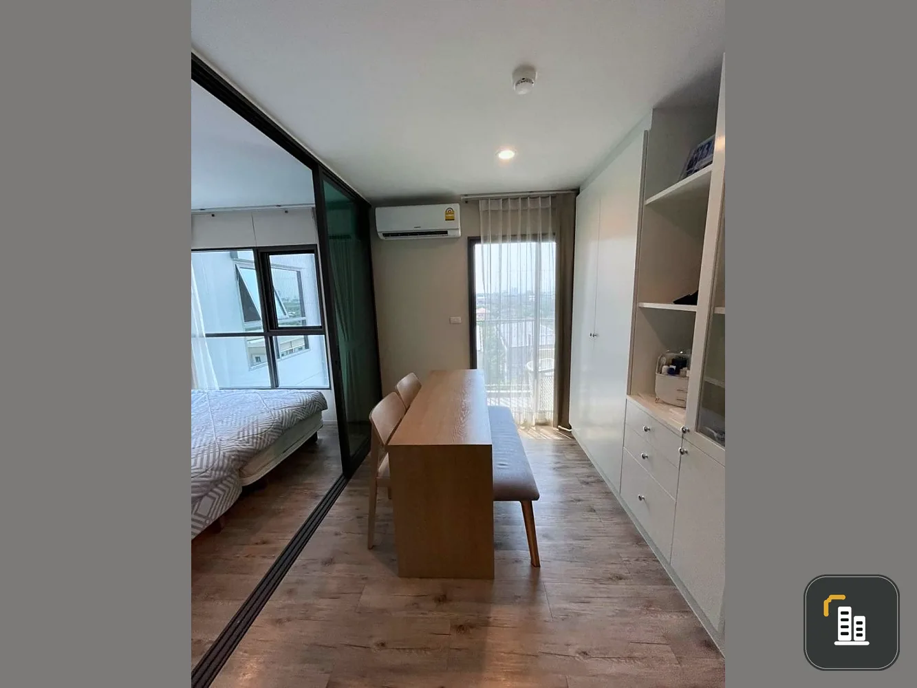 Sale Aspen Condo Lasalle, 2 bedrooms, fully furnished. The decoration is very nice. The price is wow. Must reserve now.