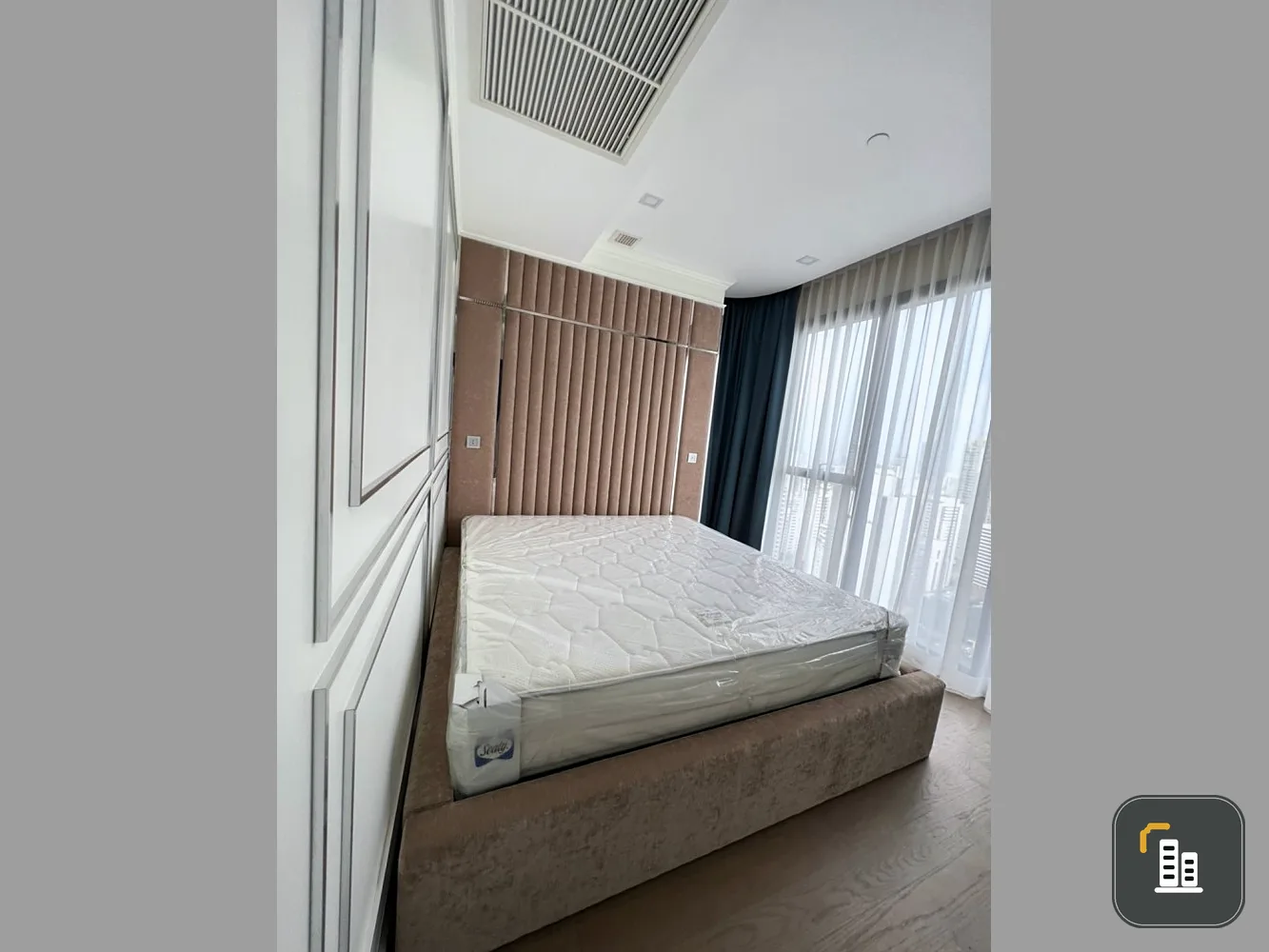 Condo for rent, Ashton Asoke, spacious room, bright color, full facilities, 34th floor, great view, book now