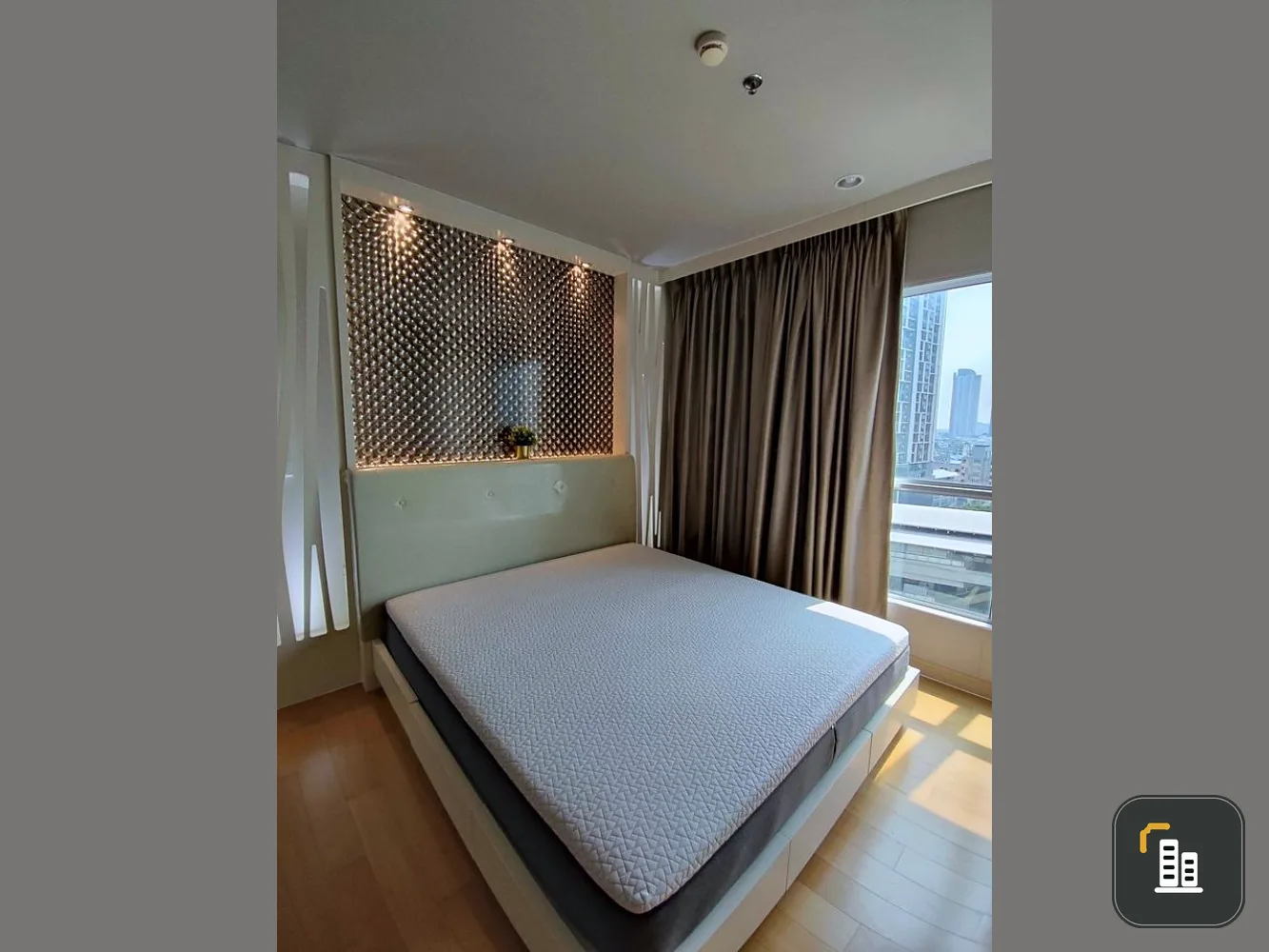 Condo for sale/rent: Hive @ Sathorn, built in throughout the room, fully furnished, complete with all electrical appliances.