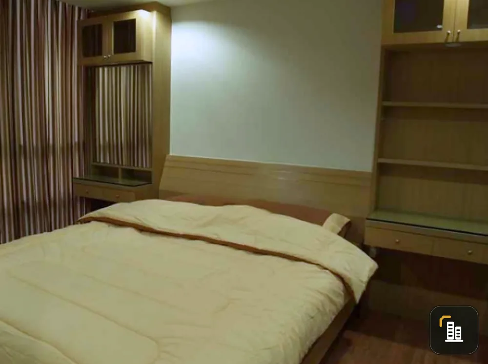 Condo for rent, The Kris Ratchada 17, beautiful room, good location, near MRT, convenient transportation, ready to move in, book now!