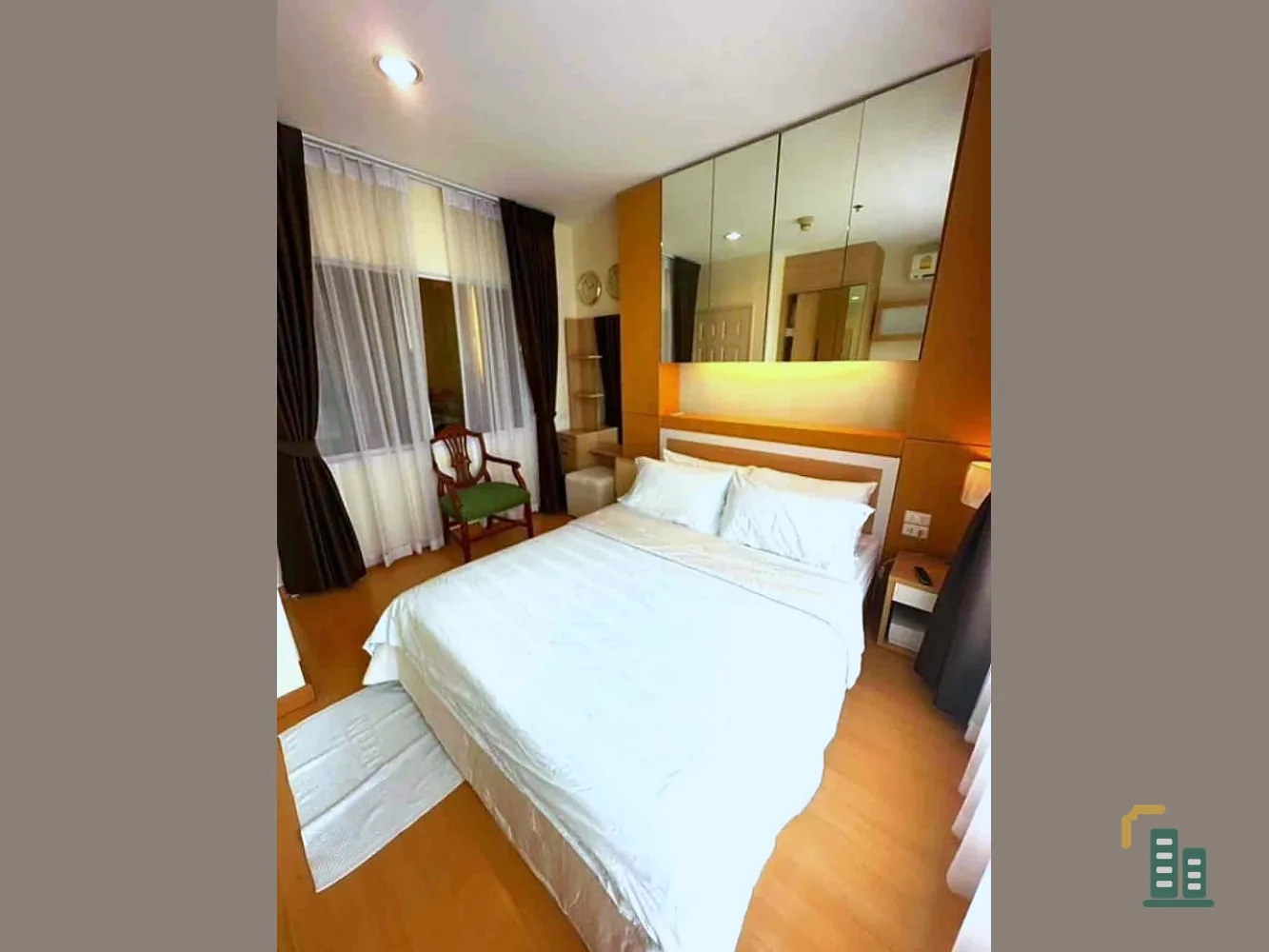 Condo for rent Life @ Sukhumvit 65, balcony is a garden view, no building blocks. The city view is very beautiful. Hurry up to reserve!!
