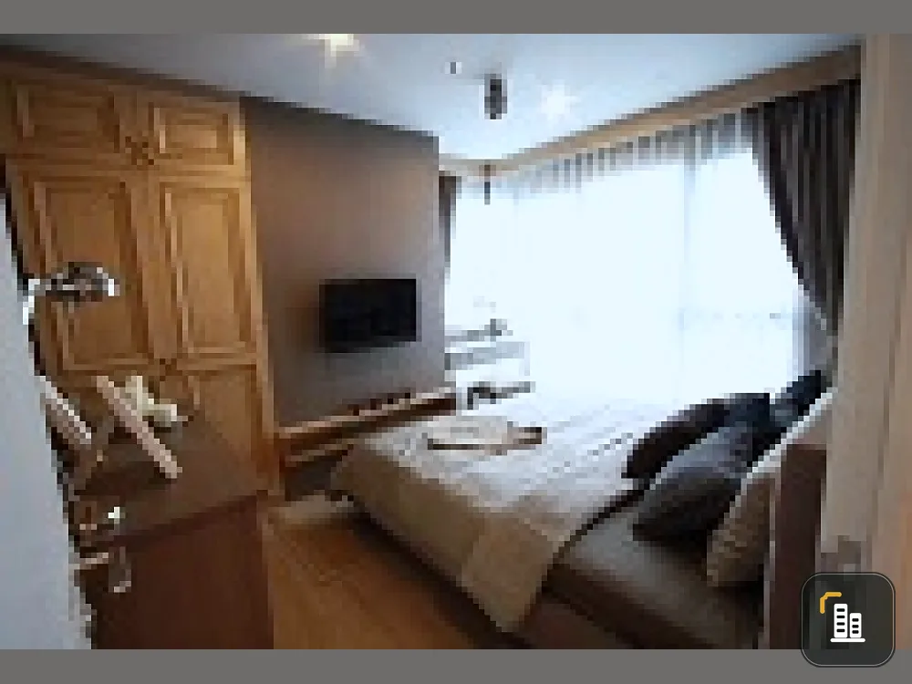 Condo for sale, The Base Chaengwattana, city view overlooking the pool, corner room Decorated and ready to move in!!