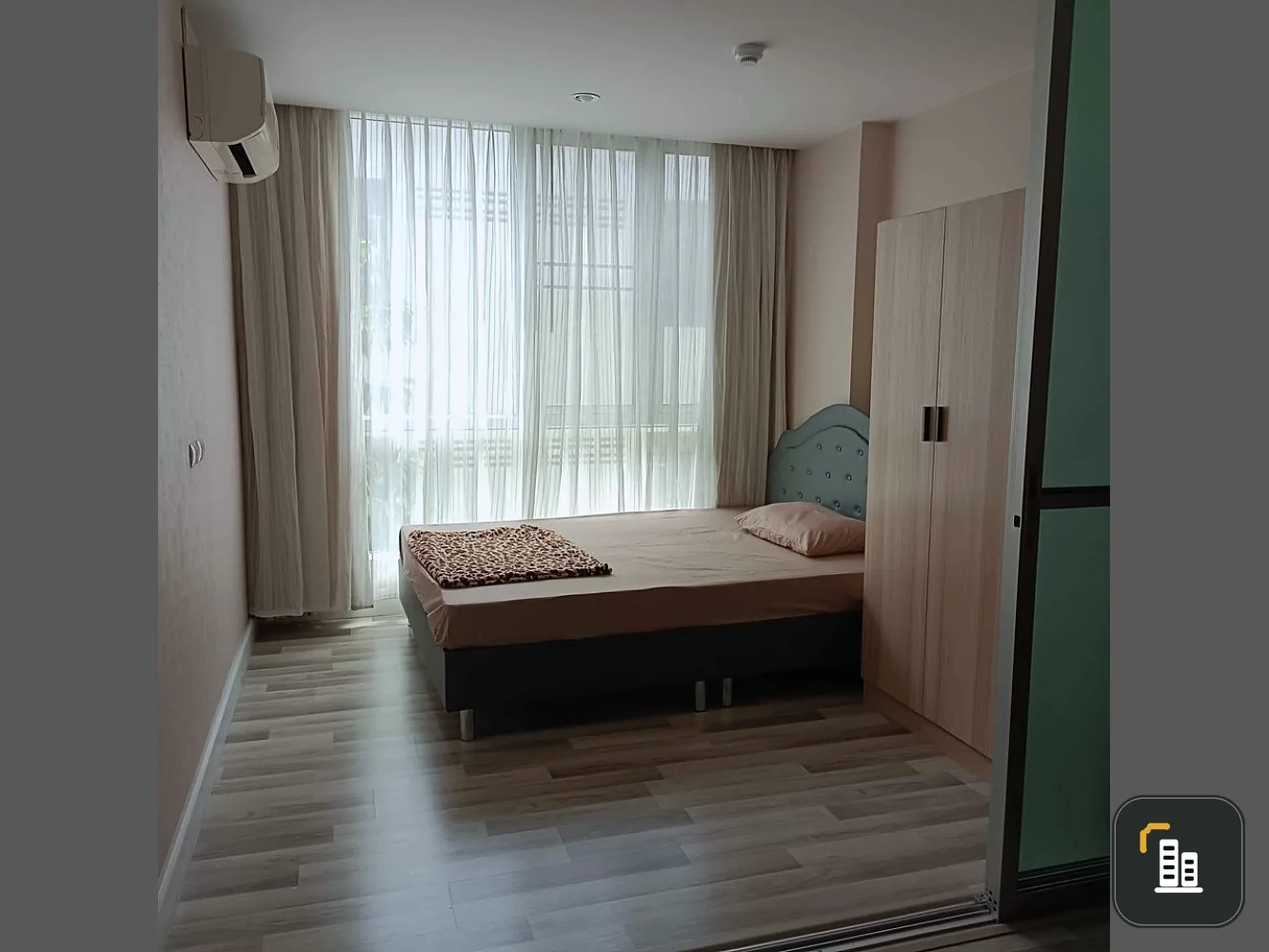 Selling The Cube Ramkhamhaeng, 4th floor, good height, fully furnished. affordable price Hurry up to reserve before it's gone.