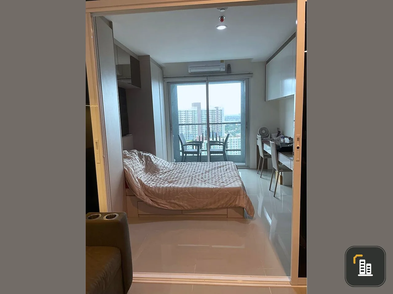 For sale, Assakan Place, Srinakarin, fully built-in, high floor, beautiful view, can carry the bag and move in.