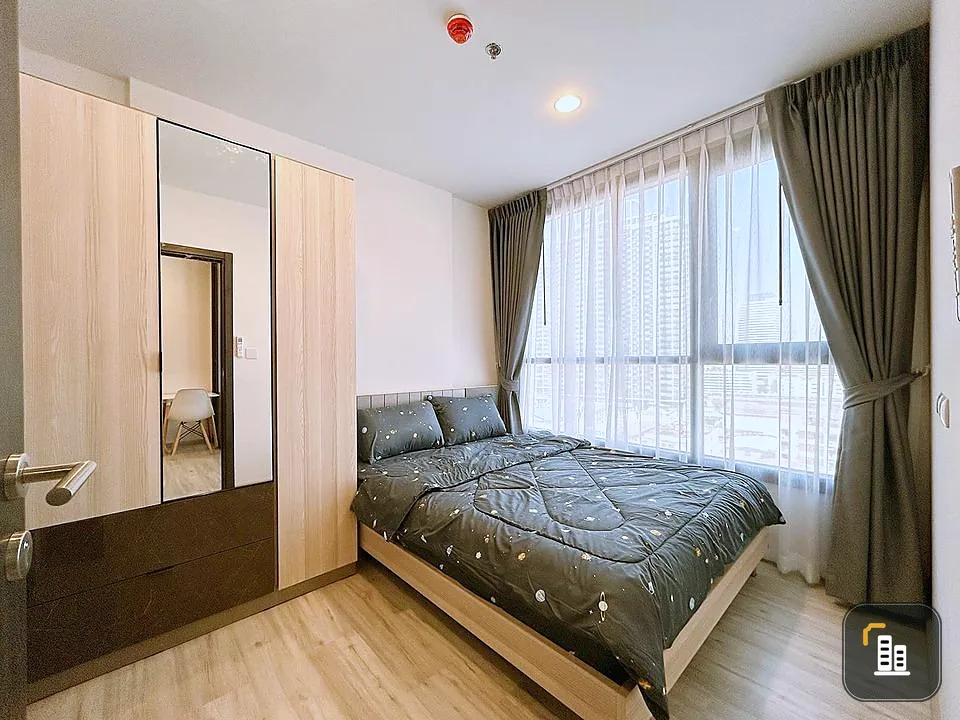 Condo for rent, XT Huai Khwang, 1 bedroom, 1 bathroom, fully furnished. Comes with a closed kitchen, don't miss it.