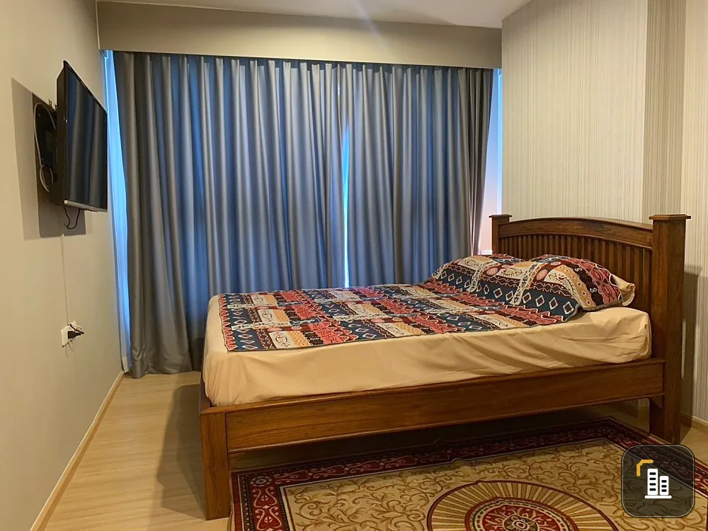 Selling The Base Chaengwattana, all furniture in the room with complete set of electrical appliances can move in immediately