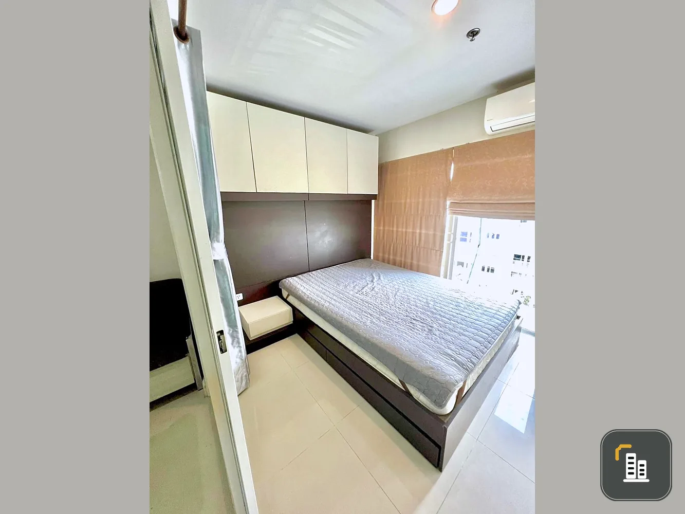 Urgent sale, Metro Park Sathorn, fully furnished. Internal appliances are ready. The price is very friendly. Book now.