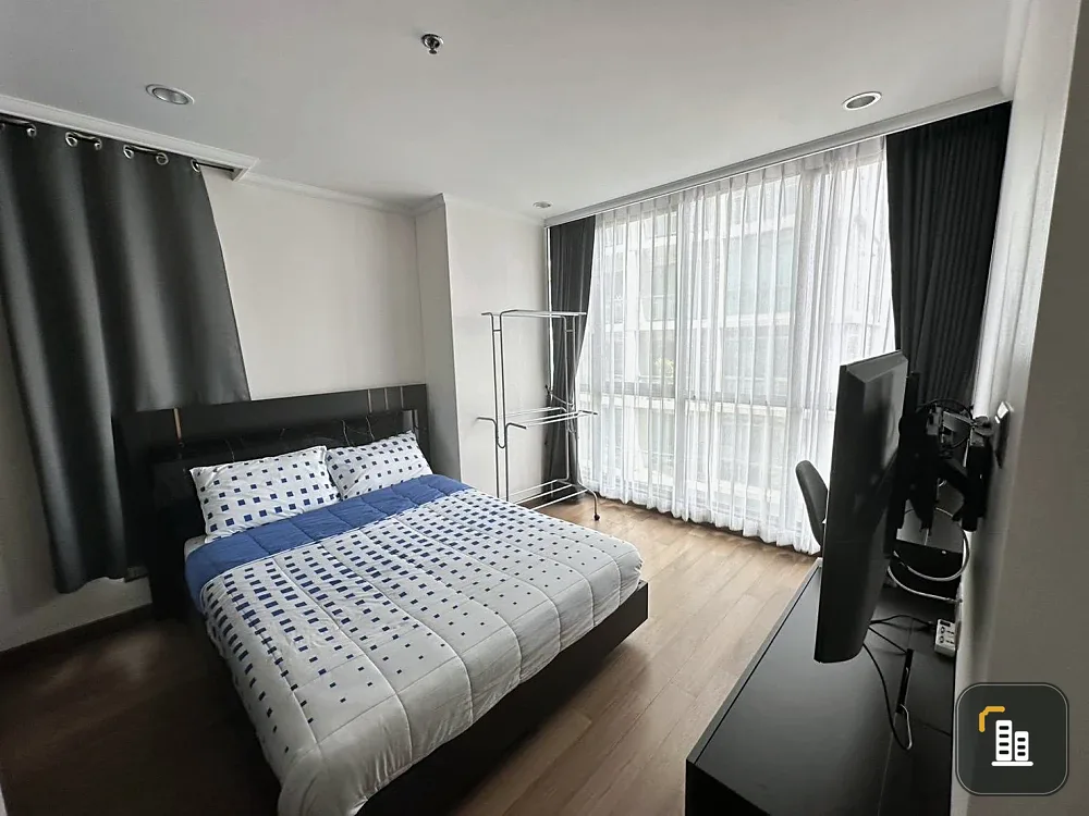 Condo for rent, Supalai Oriental, Sukhumvit 39, high floor, ready to move in room. fully furnished It's very convenient to travel.