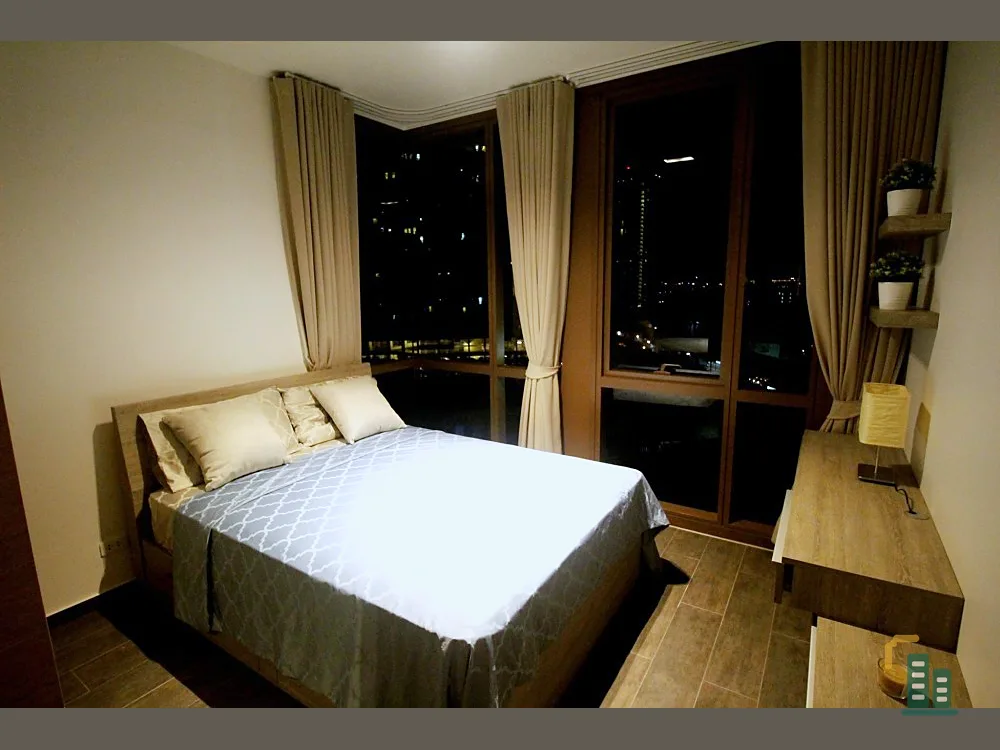 Selling Aspire Sathorn-Taksin, separate bedrooms, 12th floor, garden view, not hot, no buildings blocking the view, don't miss it.