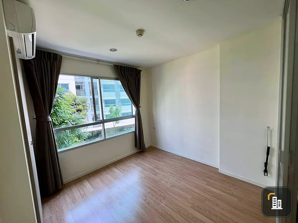 For sale, Lumpini Ville On Nut-Phatthanakan, empty room, garden view, good atmosphere, great value, must book now.