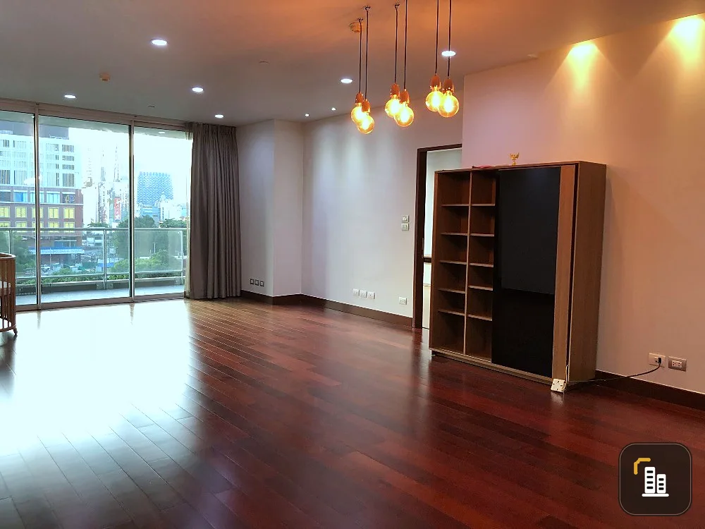 Condo for sale, rent, The Park Chidlom, 2 bedrooms, 2 bathrooms, 4th floor, very nice, can't miss it!!