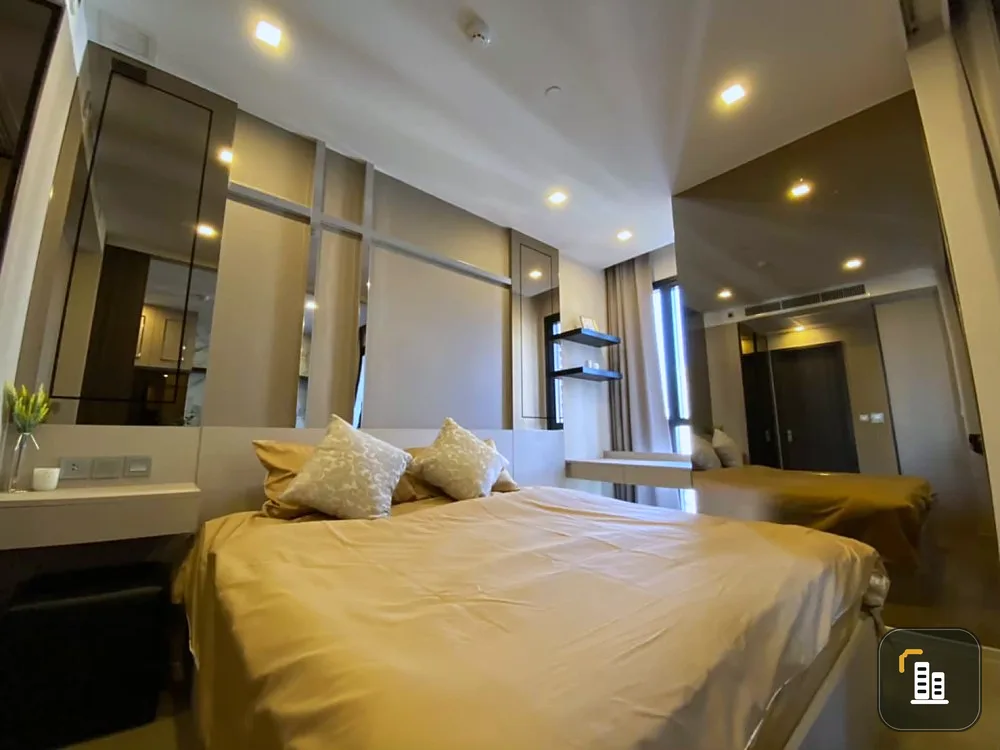 Ashton Asoke condo for rent, east, good view, facing Asoke Road, good wind, balcony with sliding glass