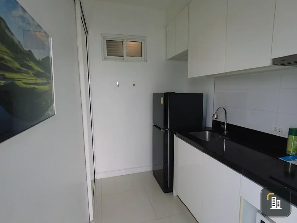 For rent, The Bloom Sukhumvit 71, spacious room, soft sofa, comfortable sitting. Comes with a big screen TV, watching movies to your heart's content H