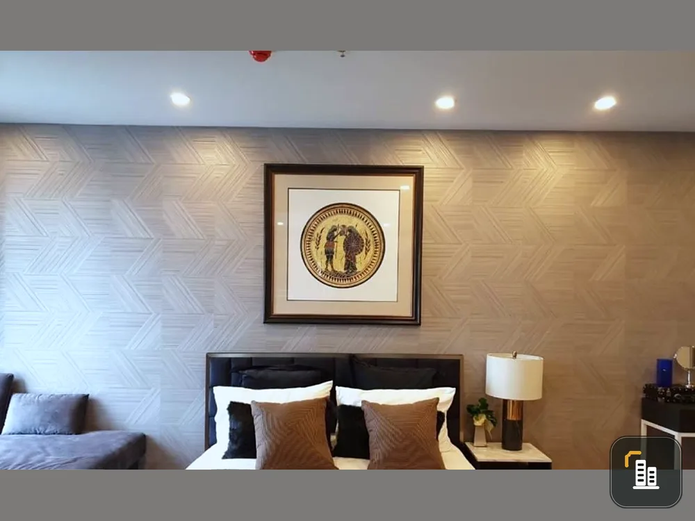 For Sale Q Chidlom-Phetchaburi well decorated room Install wallpaper in the whole room, the view is not locked, hurry up to reserve before it's out of