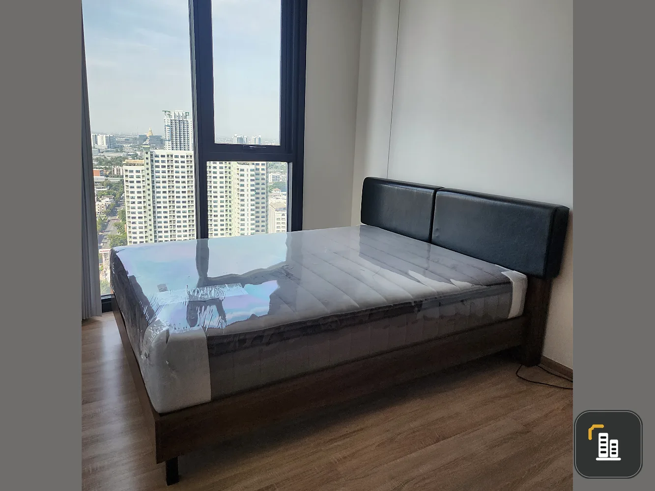 Condo for sale, The Line Phahon-Pradiphat, corner room is a wide room, allowing good light. You can't miss it!!