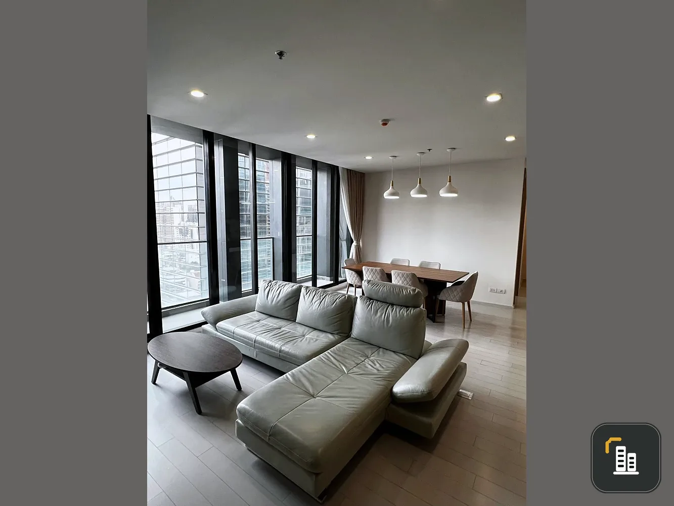For rent!! Condo Noble Ploenchit in the heart of Ploenchit city, good location, convenient transportation, ready to move in. Hurry up and book now!!