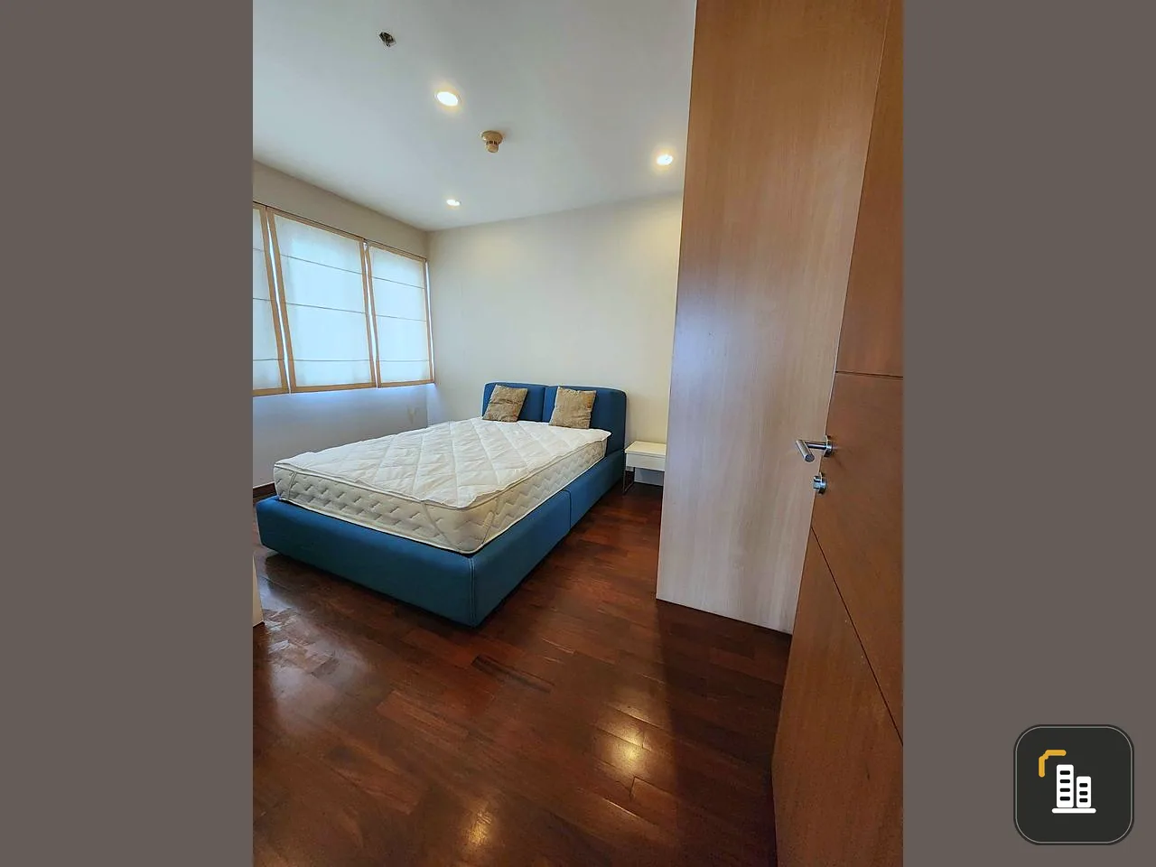 Condo for sale, The Star Estate @ Narathiwas Ratchanakarin, fully furnished, ready to move in, convenient transportation, urgent