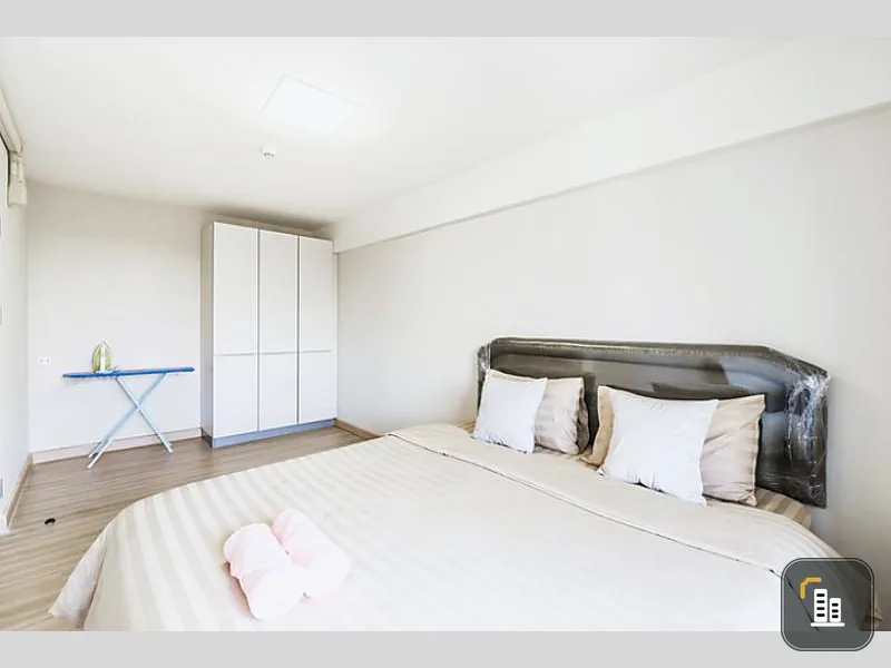 For rent, M Society, Muang Thong Thani, 2 bedrooms, new interior, comfortable sofa, fully furnished, very nice, hurry, don't miss it.