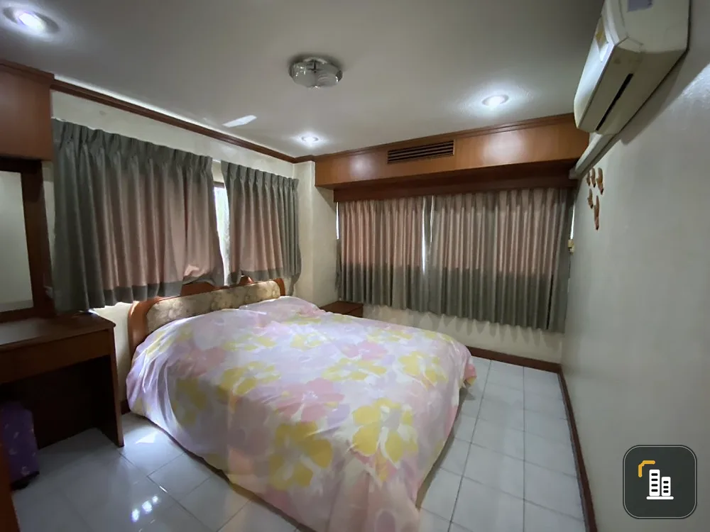 Condo for sale, rent, Thonglor Tower, very spacious room, nice sofa, nice mattress, cannot be reserved, hurry up.
