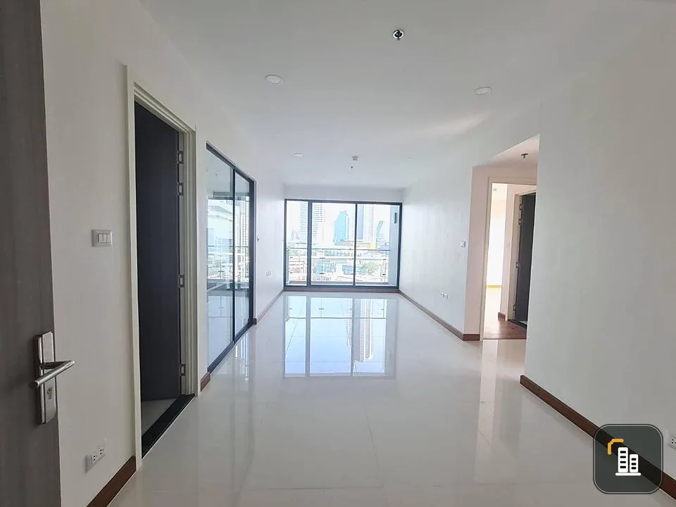 Selling Supalai Premier Charoennakorn, empty room, 2 bedrooms, pool view, decoration line, room already reserved, don't miss it