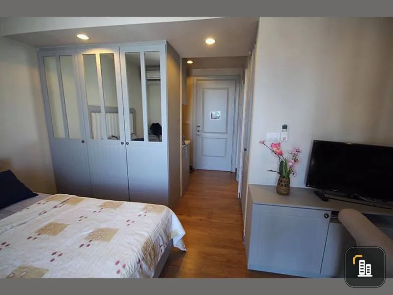 Selling The Editor, fully furnished. Very nice room, good location, near BTS Saphan Khwai, easy to find food, very convenient.