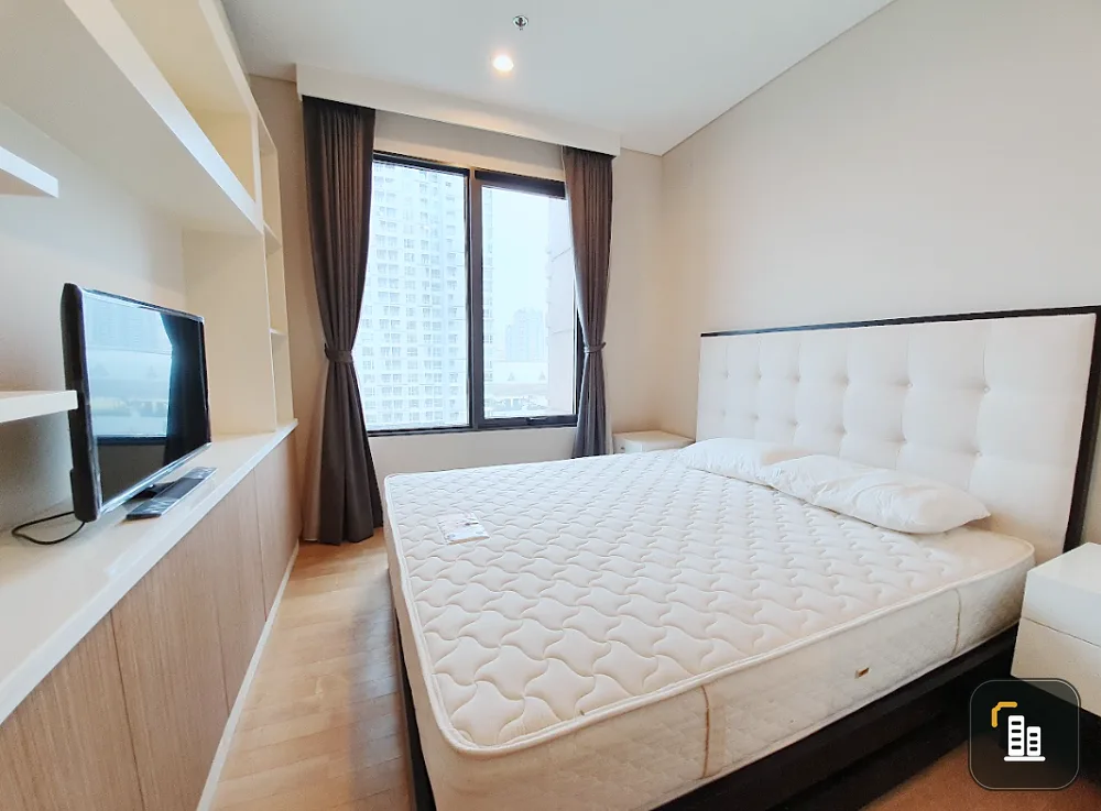 Condo for rent, Villa Asoke, spacious room, complete with furniture and electrical appliances, don't miss it.