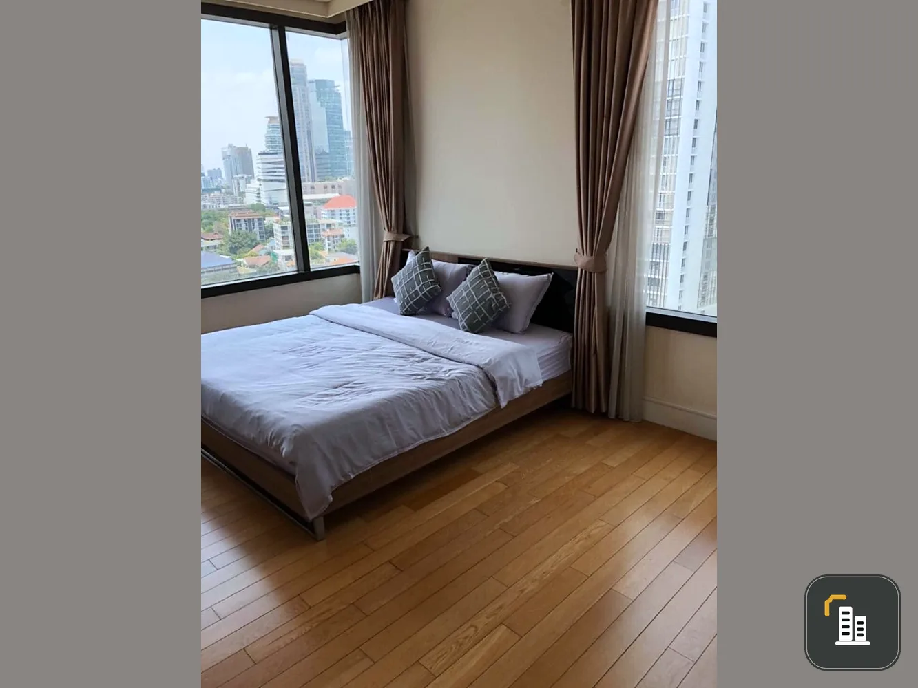 For rent, Aguston Condo, Sukhumvit 22, corner room, private, quiet, 15th floor, not blocking views, animal sounds, don't miss out.