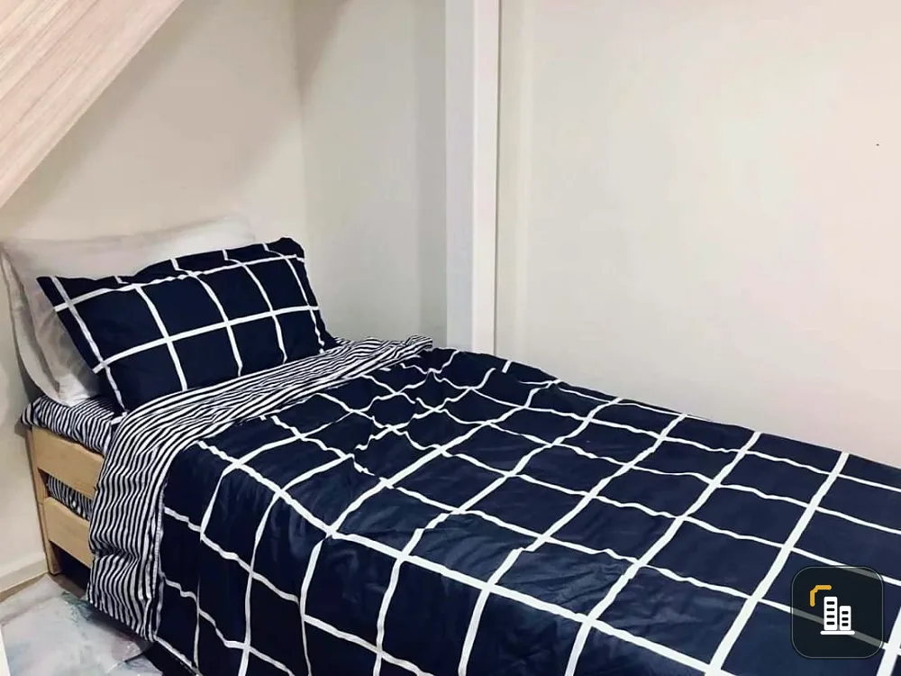 For rent, Chewathai Residence Asoke, duplex room, high floor, good view, inexpensive price, reserve it quickly.