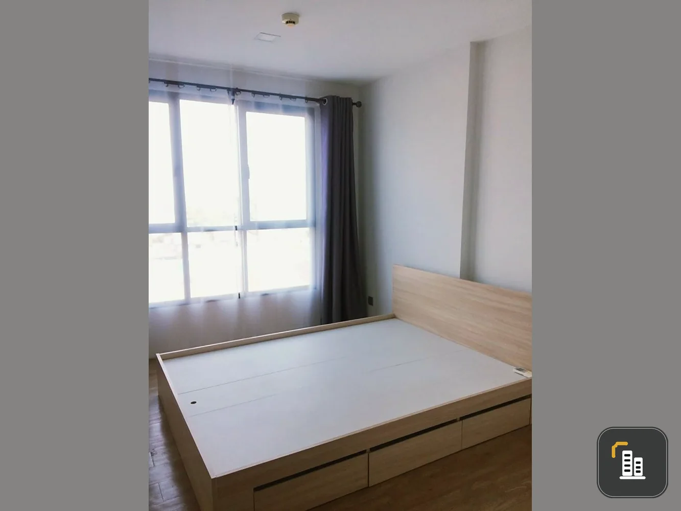 Sell Episode Phaholyothin - Sapanmai, white tone room, decorated The height is just right. Book now.