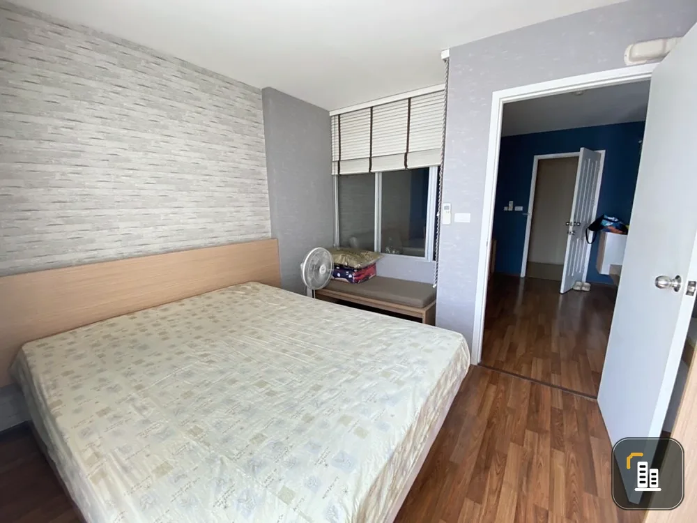 Sell / rent Condo U Vibha - Ladprao, room with wind direction, well decorated with wallpaper. Fully furnished, ready to move in. Book now.