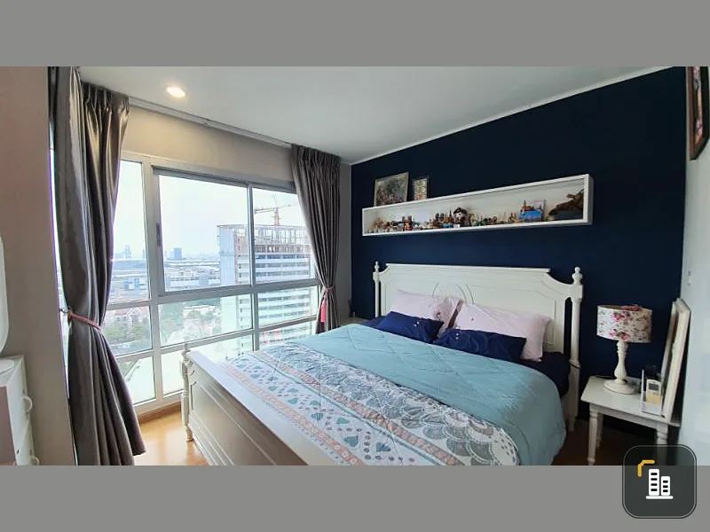 Sell U Delight @ Chatuchak Station, 2 bedrooms, top floor, cool breeze, 180 degree view. If interested, don't miss it.