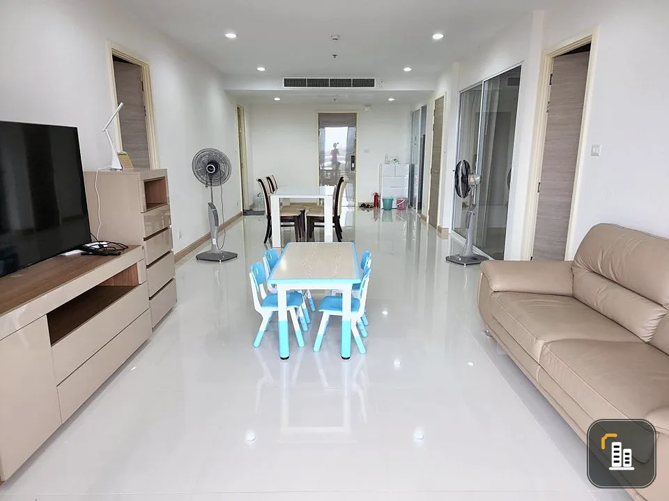 For rent!! Supalai Riva Grand Rama 3 Condo, good location, get 180 degree river view, hurry to book now!!