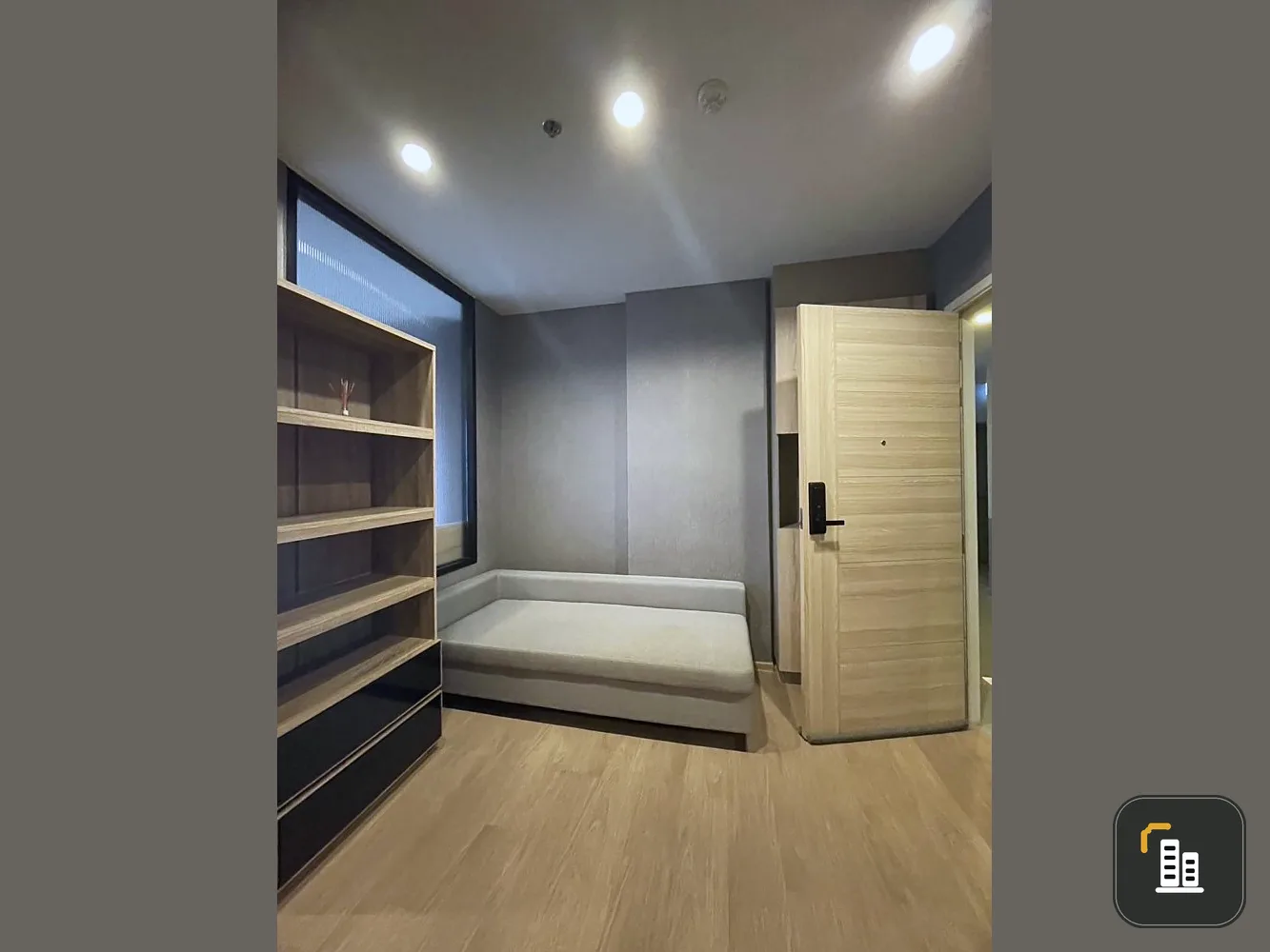 For sale, for rent, Condo Common TU, south side, room ready to move in Fully furnished, don't miss it.