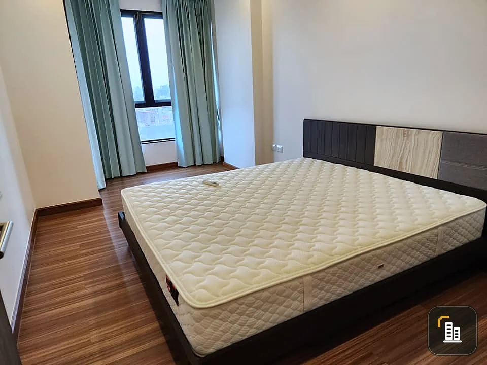For rent, Supalai Premier Charoennakorn, 22nd floor, city and river views. Super wide room Comes with a genuine leather sofa. Book now.