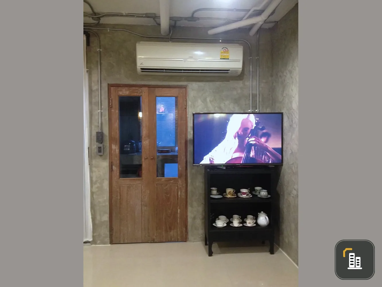 Condo for sale, Regent Home 7 Sukhumvit, Loft style room, fully furnished with electrical appliances. can only come in
