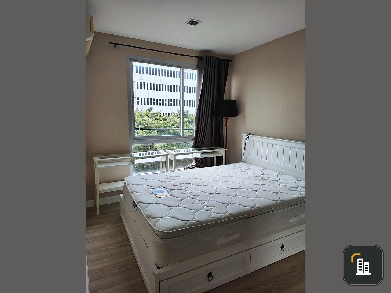 For sale, Metro Luxe Kaset, 1 bedroom, thick and soft sofa, very comfortable to sit at, very good price, hurry up and book now, don't miss it.