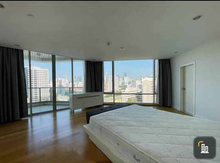 Condo for rent, Triple Y Residence, very spacious room, convenient transportation, do not wait
