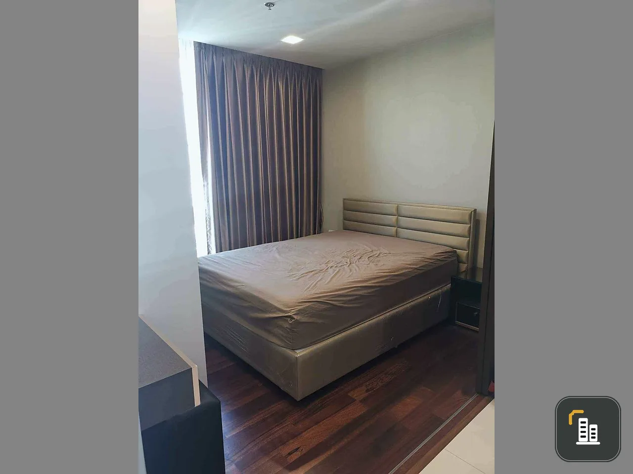 Selling The Metropolis, high floor, beautiful view, north room, fully built-in furniture, good price like this, must hurry to reserve