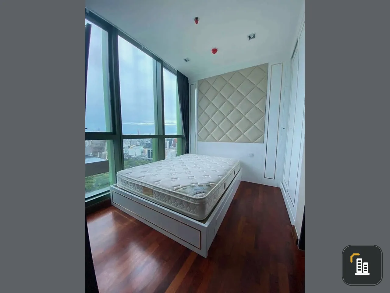 For rent!! Condo Wish Signature Midtown Siam Condo, good location, ready to move in right away, hurry up and book now!!