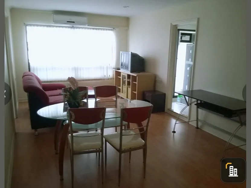 For sale, for rent, Condo Lumpini Ville Phahon-Suthisan, corner room, swimming pool view. Open and airy, pleasing to the eyes