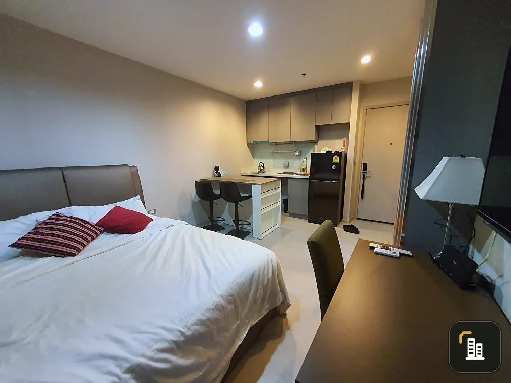 Sell, rent, urgent!! Condo Rhythm Sukhumvit 36-38, complete facilities. Ready to move in. Don't miss it!!