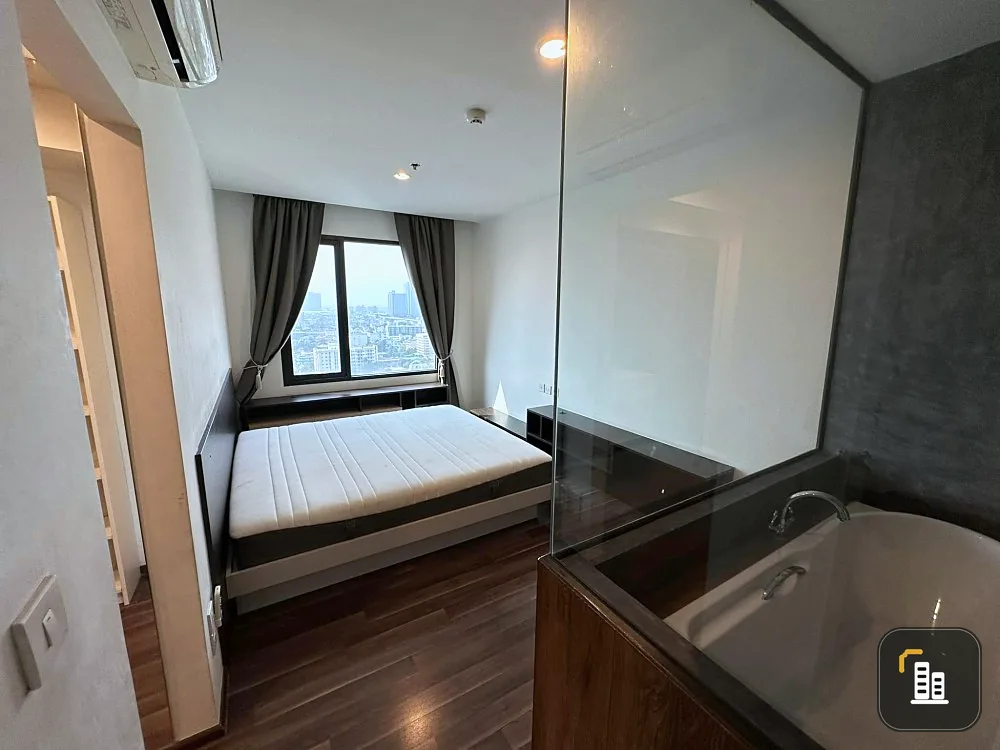 Condo for sale/rent, The Gallery Bearing, 2 bedrooms, 2 bathrooms, 21st floor, private, great price, hurry up and reserve it.